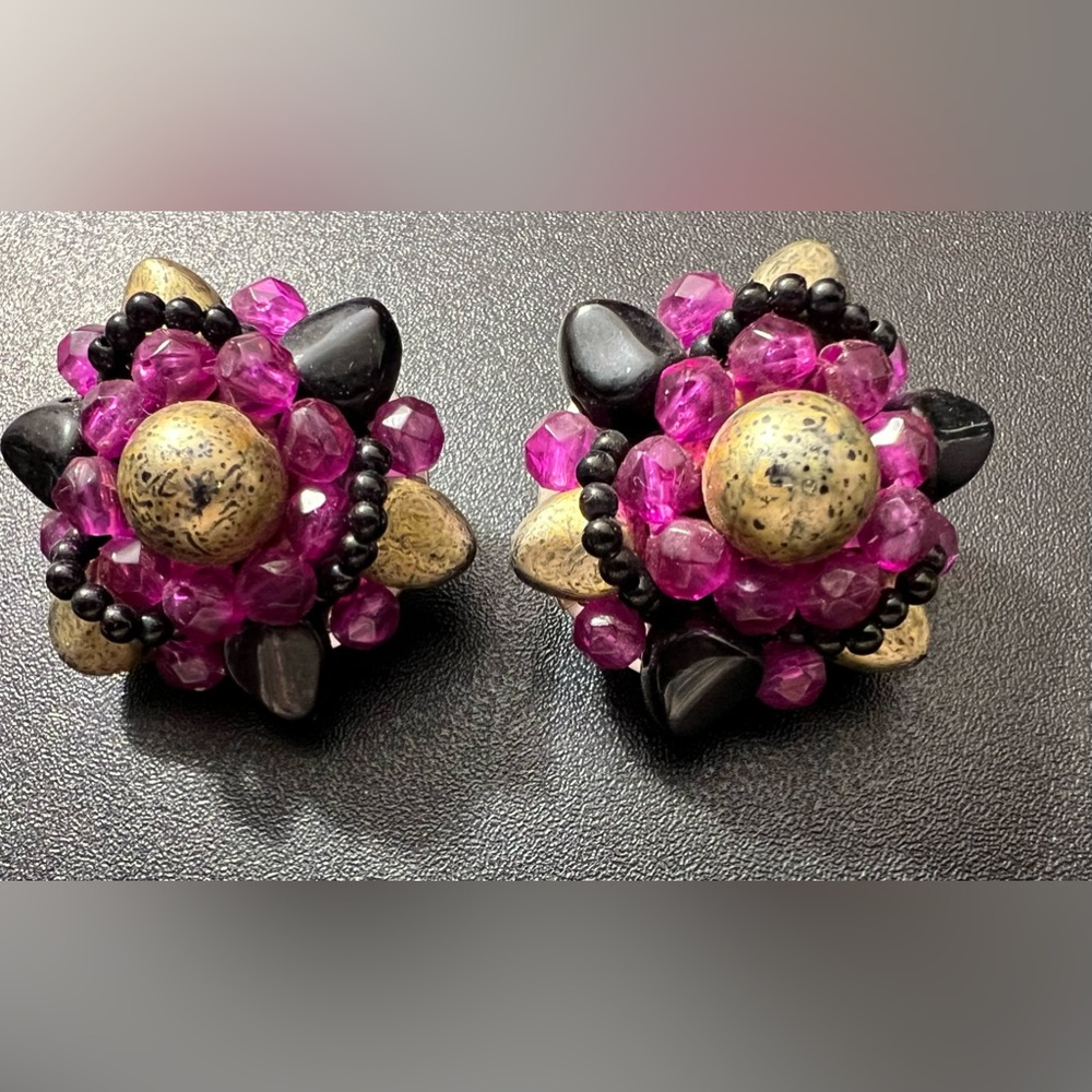 Vintage Gold Tone Speckled Black Pink Beaded Post Back Earrings